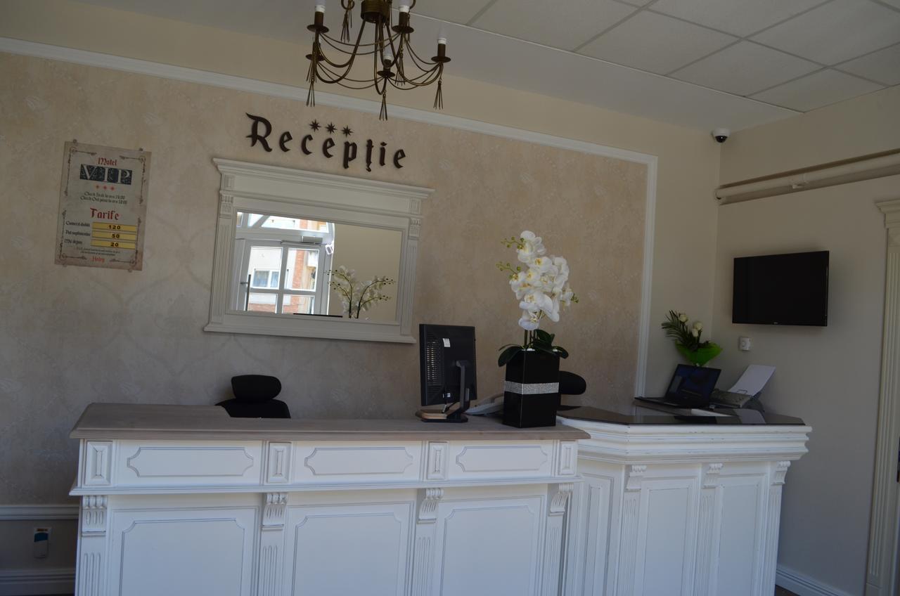 Vip Motel Restaurant Hateg Bagian luar foto