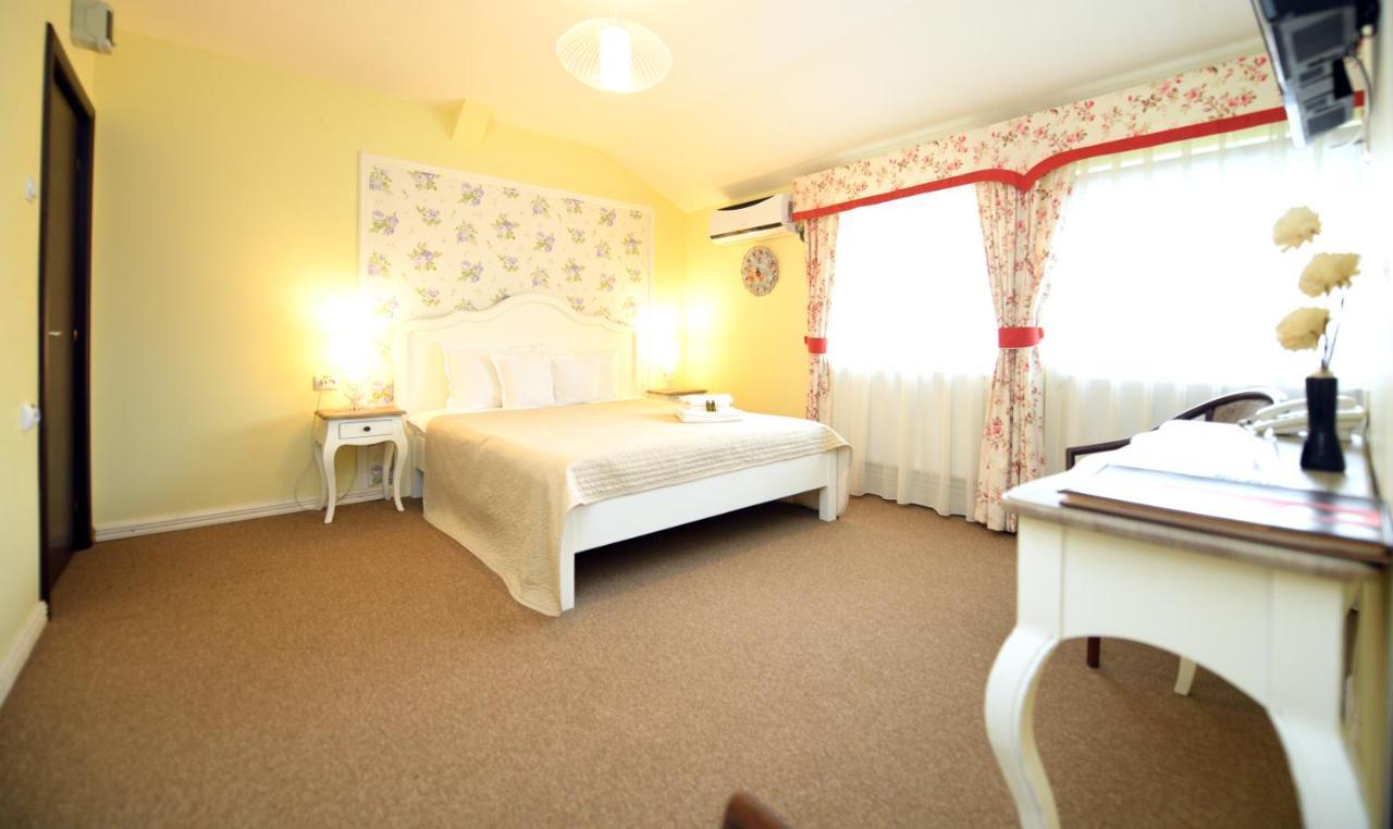 Vip Motel Restaurant Hateg Bagian luar foto